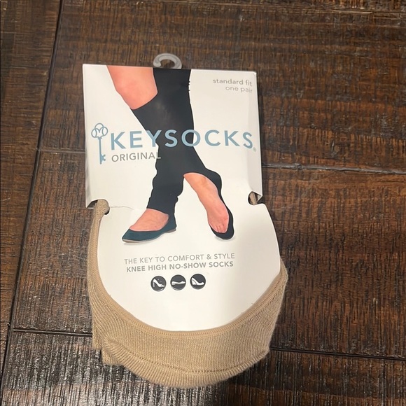 Tan Hosiery No-Show Socks Accessories - Picture 1 of 2